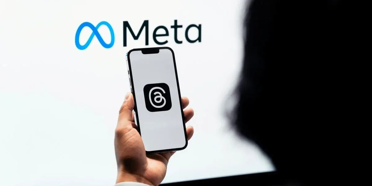 Meta-AI-Chatbot-Poses-Safety-Risks-for-Teen-Users-Study-Finds.