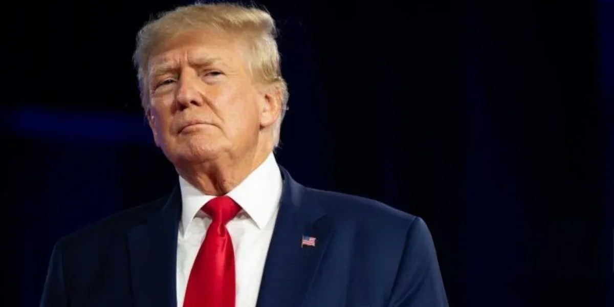 Trump-restricts-Nvidias-advanced-Blackwell-AI-chips-to-US-companies.