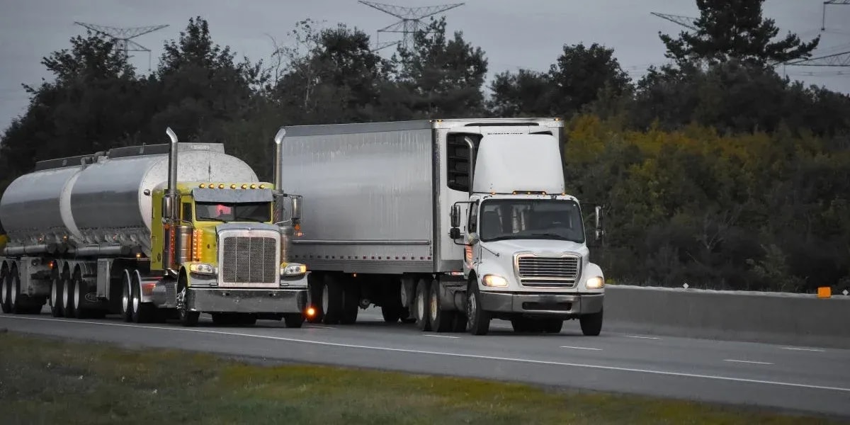 AI Fleet Tracking Vs Traditional GPS: Accuracy, Cost & ROI Analysis