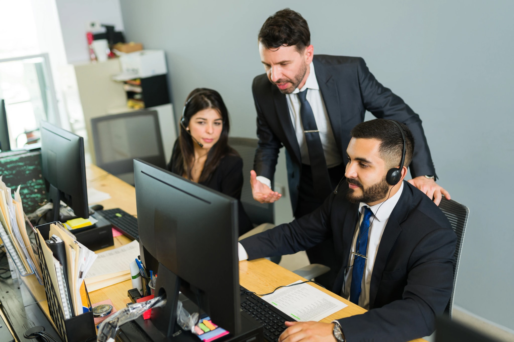 Internal Employee Helpdesk (ITHR)