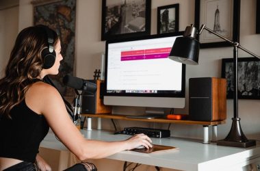 The Advantages of AI Voiceovers for Your Marketing Campaign