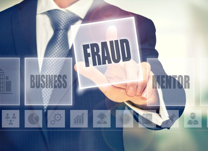 What are the warning signs of synthetic identity fraud